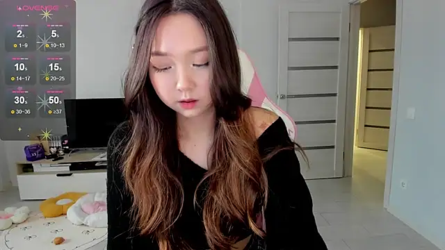 Snapshot of Fluffy_Rose chatting on May 29, 2:42 am Fluffy Rose online show from May 29, 2:42 am