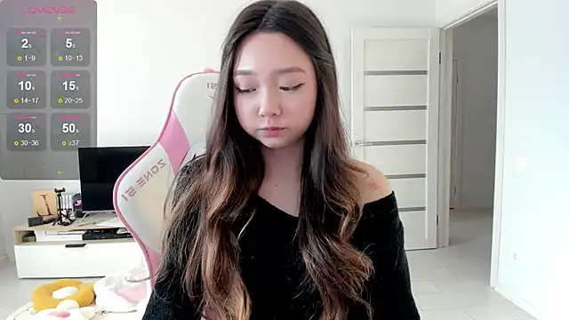 Snapshot of Fluffy_Rose chatting on June 2, 12:45 am Fluffy Rose online show from June 2, 12:45 am