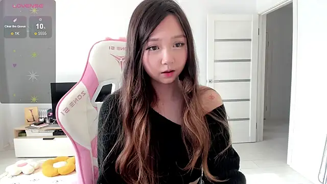 Snapshot of Fluffy_Rose chatting on June 8, 1:09 am Fluffy Rose online show from June 8, 1:09 am