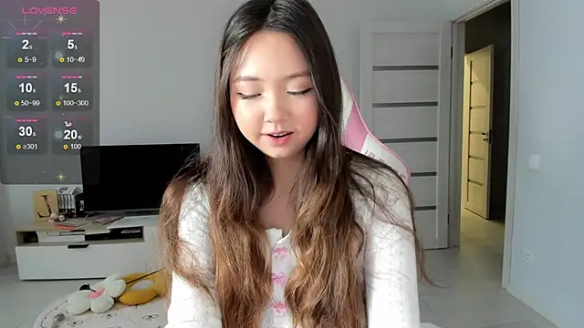 Snapshot of Fluffy_Rose chatting on July 19, 1:09 am Fluffy Rose online show from July 19, 1:09 am