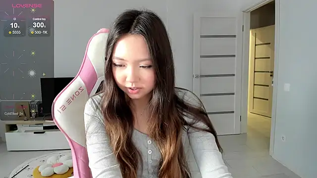 Snapshot of Fluffy_Rose chatting on July 26, 1:25 am Fluffy Rose online show from July 26, 1:25 am