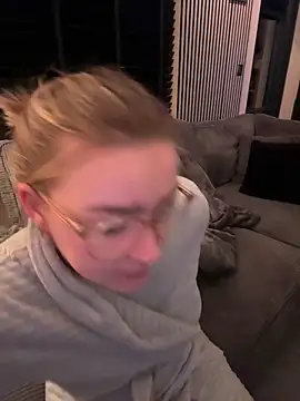 xX HotCouple Xx online show from December 21, 9:22 pm