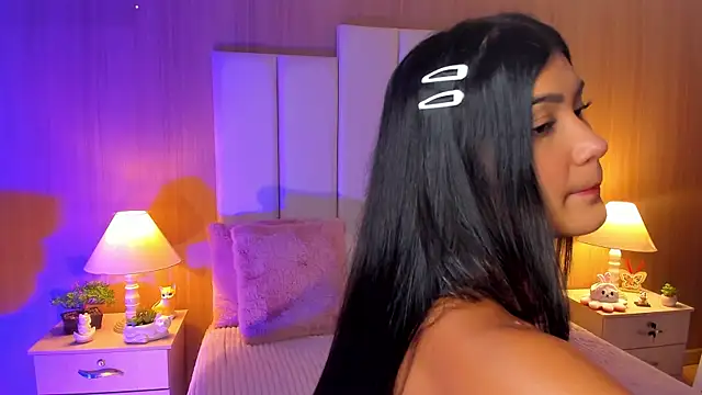 Snapshot of CaseyPiierce chatting on November 10, 7:57 pm CaseyPiierce online show from November 10, 7:57 pm