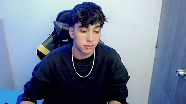 Snapshot of Jake_tripp chatting on November 18, 3:34 am Jake tripp online show from November 18, 3:34 am