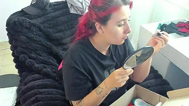 bonnie moon  online show from October 10, 4:50 pm