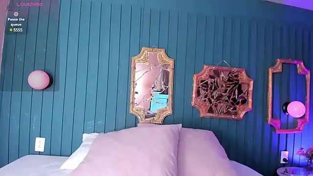 Kayla stern  online show from February 7, 11:12 am