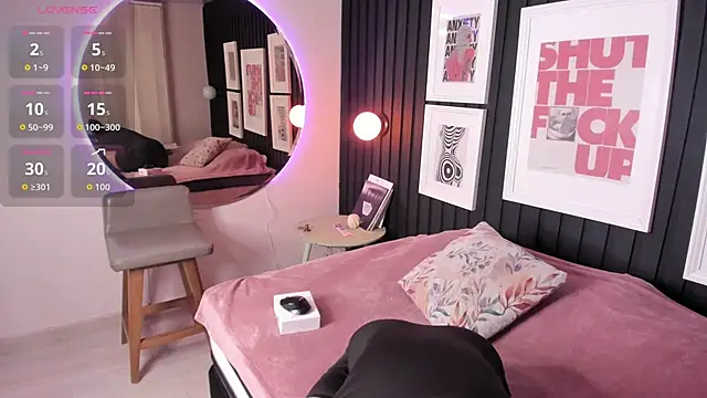 Kayla stern  online show from November 6, 7:37 pm