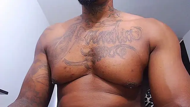 Snapshot of jhon_tomson1 chatting on December 2, 5:30 pm jhon tomson1 online show from December 2, 5:30 pm