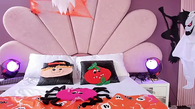 Susa1userma  online show from October 31, 7:37 pm