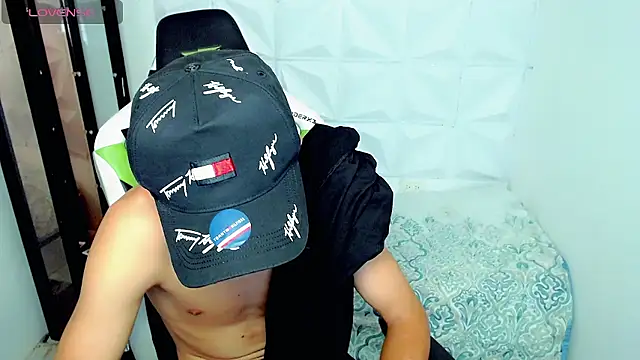 bby santi online show from December 4, 4:27 pm