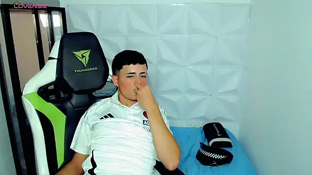 bby santi online show from December 17, 7:15 pm