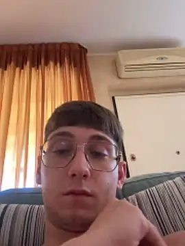 Snapshot of Pesciolone02 chatting on June 3, 2:33 pm Pesciolone02 online show from June 3, 2:33 pm