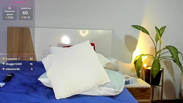 Snapshot of ClaraMariaMon chatting on December 23, 10:55 pm ClaraMariaMon online show from December 23, 10:55 pm