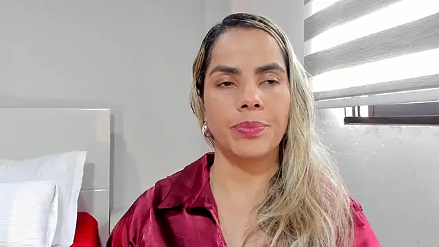 Snapshot of ClaraMariaMon chatting on May 11, 6:49 pm ClaraMariaMon online show from May 11, 6:49 pm