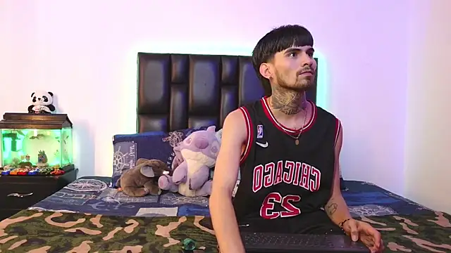 Brutal Sex Fucking online show from February 5, 9:41 pm