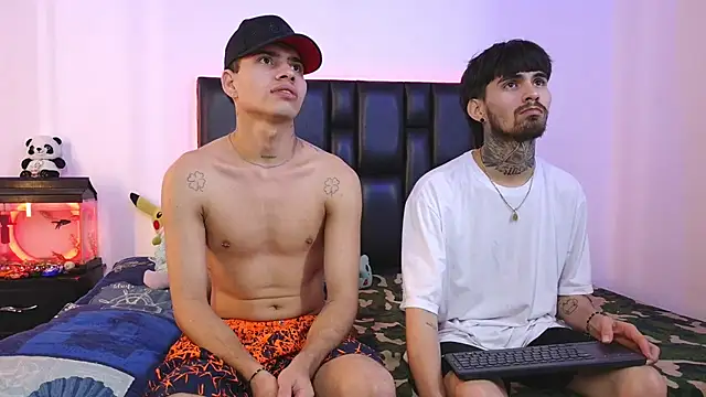 Snapshot of Brutal_Sex_Fucking chatting on February 16, 3:24 am Brutal Sex Fucking online show from February 16, 3:24 am