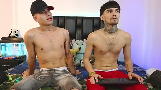 Snapshot of Brutal_Sex_Fucking chatting on February 19, 9:22 pm Brutal Sex Fucking online show from February 19, 9:22 pm