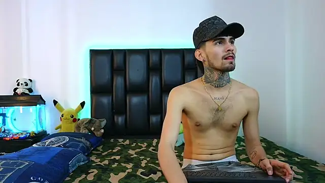 Snapshot of Brutal_Sex_Fucking chatting on February 26, 3:38 am Brutal Sex Fucking online show from February 26, 3:38 am