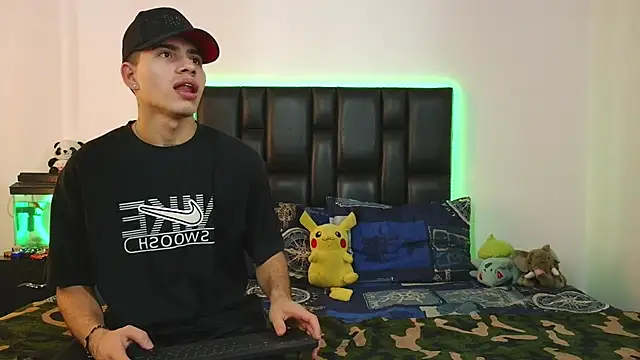 Snapshot of Brutal_Sex_Fucking chatting on March 2, 9:10 pm Brutal Sex Fucking online show from March 2, 9:10 pm