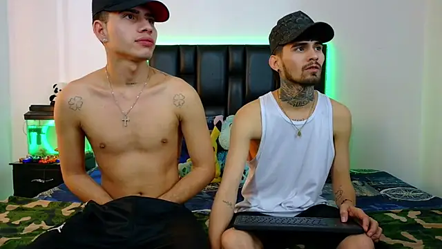 Snapshot of Brutal_Sex_Fucking chatting on March 4, 4:29 am Brutal Sex Fucking online show from March 4, 4:29 am