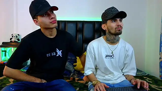 Snapshot of Brutal_Sex_Fucking chatting on March 7, 4:31 am Brutal Sex Fucking online show from March 7, 4:31 am