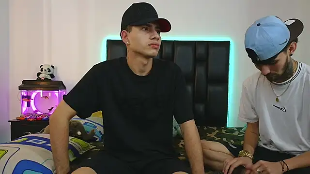 Snapshot of Brutal_Sex_Fucking chatting on March 10, 9:42 pm Brutal Sex Fucking online show from March 10, 9:42 pm