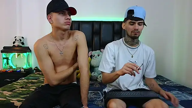 Snapshot of Brutal_Sex_Fucking chatting on March 20, 2:16 am Brutal Sex Fucking online show from March 20, 2:16 am