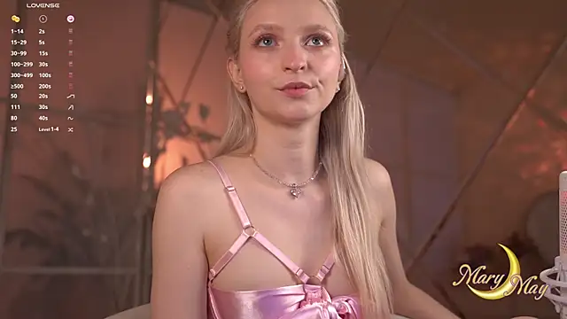 Snapshot of marylunamay chatting on June 12, 4:33 am marylunamay online show from June 12, 4:33 am