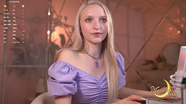 Snapshot of marylunamay chatting on June 19, 5:23 am marylunamay online show from June 19, 5:23 am