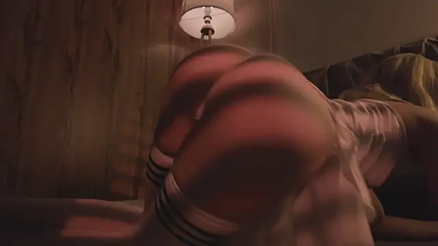 MariMaddison online show from November 22, 7:35 pm