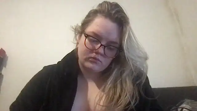 honeyyy24 online show from January 12, 12:01 pm