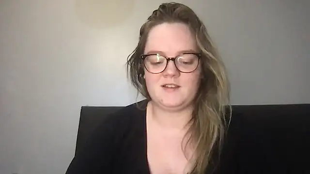 honeyyy24 online show from October 23, 8:29 pm