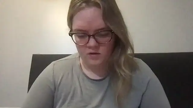 honeyyy24 online show from March 8, 2:32 pm