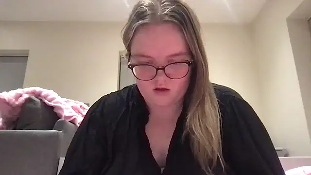 honeyyy24 online show from May 21, 9:22 pm