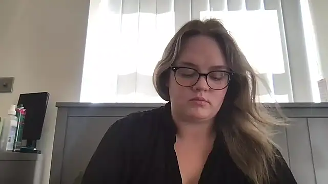 honeyyy24 online show from July 25, 2:03 pm