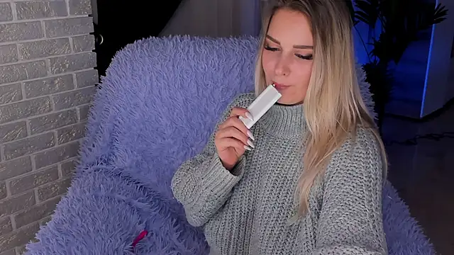 KittiLiza online show from January 26, 9:51 pm