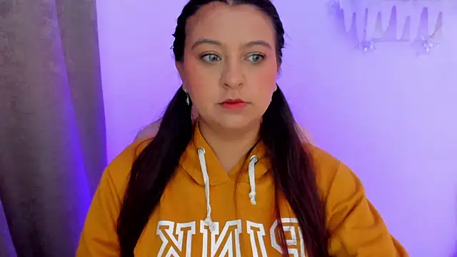 Sweet Chloe06 online show from December 14, 11:39 am