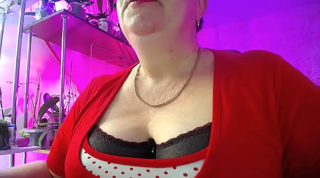  Sweet Woman online show from January 12, 2:30 pm