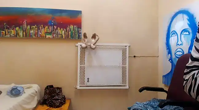 Snapshot of CaramelDelux27 chatting on January 31, 9:59 am CaramelDelux27 online show from January 31, 9:59 am