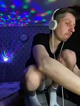 Snapshot of Aki-Laky chatting on February 21, 8:38 pm Aki-Laky online show from February 21, 8:38 pm