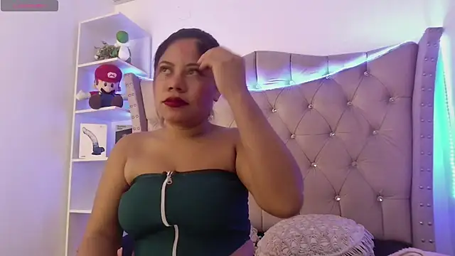Snapshot of Sweet_Orianaa chatting on June 3, 6:02 pm Sweet Orianaa online show from June 3, 6:02 pm
