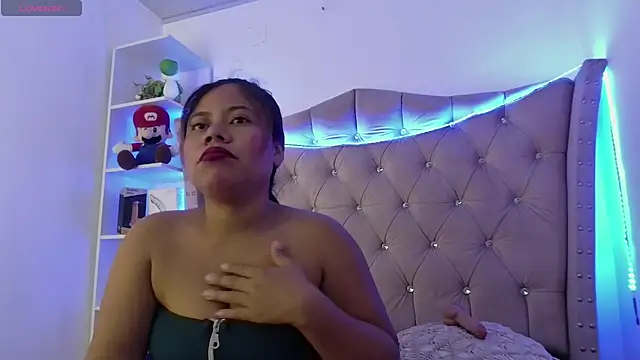 Snapshot of Sweet_Orianaa chatting on June 6, 8:35 pm Sweet Orianaa online show from June 6, 8:35 pm