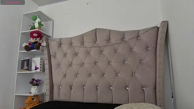 Snapshot of Sweet_Orianaa chatting on June 14, 3:36 pm Sweet Orianaa online show from June 14, 3:36 pm