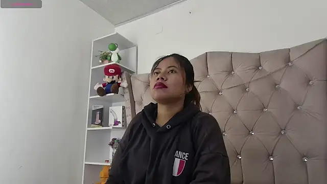 Snapshot of Sweet_Orianaa chatting on June 15, 8:22 pm Sweet Orianaa online show from June 15, 8:22 pm