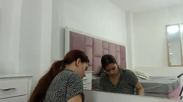 crystalhoneyy1 online show from December 2, 11:34 am