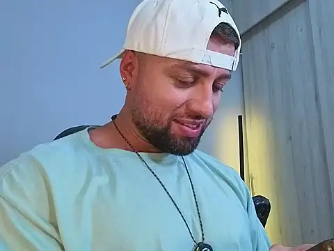 OwenMaximus814 online show from July 26, 9:11 pm