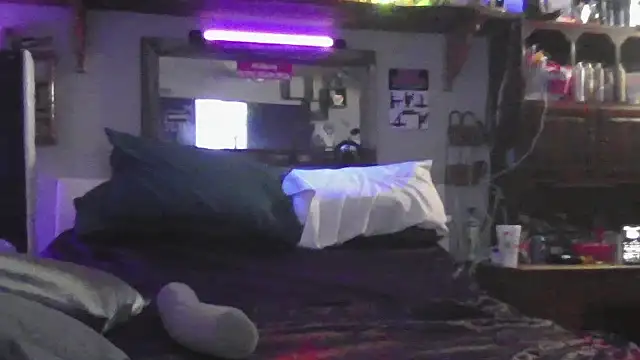 Snapshot of SquirterStormy065 chatting on March 7, 11:51 am SquirterStormy065 online show from March 7, 11:51 am