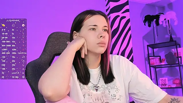 AliceSunday online show from February 10, 2:15 am