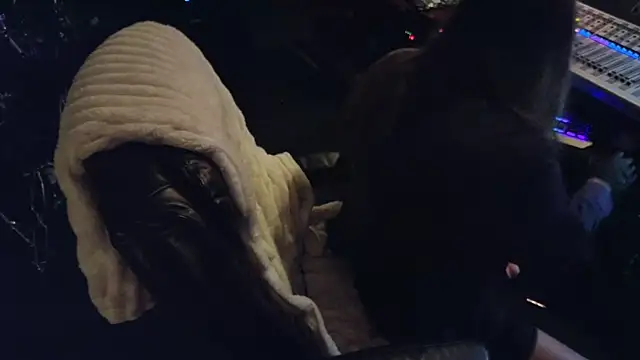 NinasNylonz online show from February 6, 5:09 pm