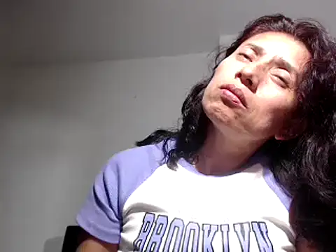 Snapshot of sexy_mary_69 chatting on January 2, 2:43 am sexy mary 69 online show from January 2, 2:43 am